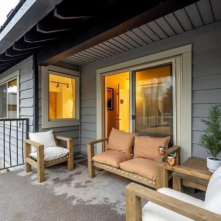 Powder & Pines Luxury Suite Whistler Exterior photo